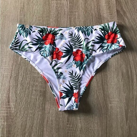 NWOT … SUPER Tropical “Size: L” Swim Bottoms - Picture 1 of 3